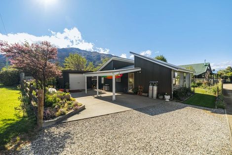 Photo of property in 82 Noema Terrace, Lake Hawea, Wanaka, 9382