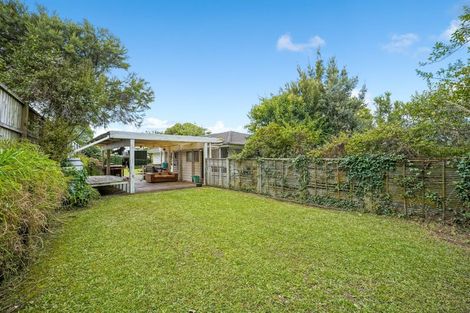 Photo of property in 1 Cedar Heights Avenue, Massey, Auckland, 0614