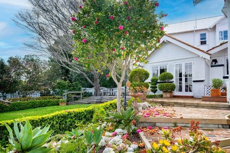 Photo of property in 7 Cobden Lane, Bluff Hill, Napier, 4110