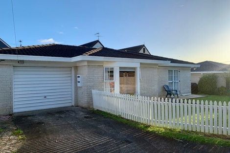 Photo of property in 2/14 Trafalgar Road, Milford, Auckland, 0620