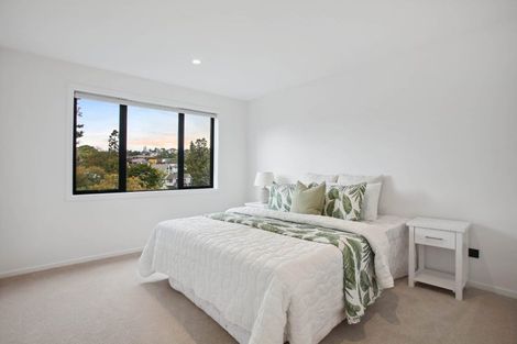 Photo of property in 28a Oliver Twist Avenue, Mellons Bay, Auckland, 2014