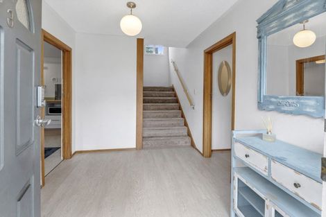 Photo of property in 2/3 Pohutukawa Avenue, Shelly Park, Auckland, 2014