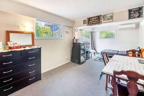 Photo of property in 92 Waimumu Road, Massey, Auckland, 0614