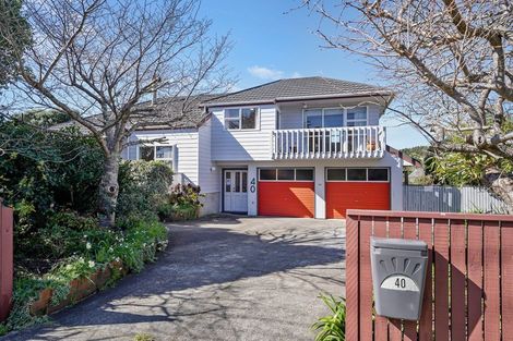 Photo of property in 40 Rauparaha Street, Waikanae Beach, Waikanae, 5036