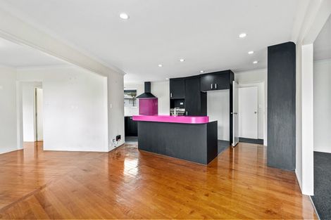 Photo of property in 8 Memorial Drive, Parahaki, Whangarei, 0112