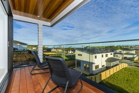 Photo of property in 19 Tawatawa Street, Long Bay, Auckland, 0630