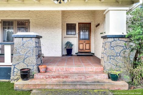 Photo of property in 28 Carlton Avenue, Gonville, Whanganui, 4501