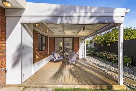 Photo of property in 1/5 Golfland Drive, Golflands, Auckland, 2013