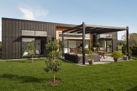 Photo of property in 2 Romeo Place, Whitianga, 3510