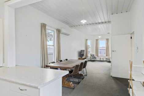 Photo of property in 210 Courtenay Street, New Plymouth, 4312