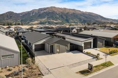 Photo of property in 10 Waddell Street, Lake Hawea, 9382