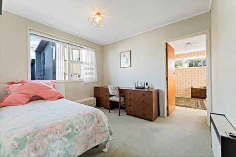 Photo of property in 65 Potter Avenue, Northcote, Auckland, 0627