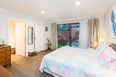 Photo of property in 14 Lorenzo Place, Kelvin Grove, Palmerston North, 4414