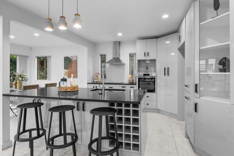 Photo of property in 68 Marina View Drive, West Harbour, Auckland, 0618