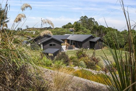 Photo of property in 124 Highland Drive, Acacia Bay, Taupo, 3385