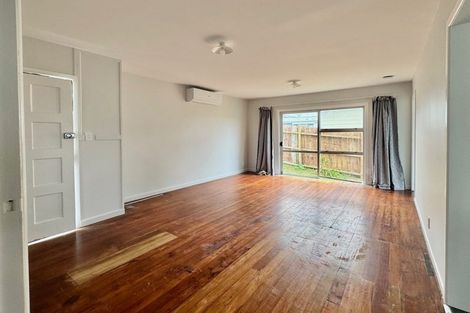 Photo of property in 15 Christmas Road, Manurewa, Auckland, 2102