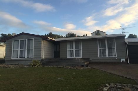 Photo of property in 66 Field Street, Silverstream, Upper Hutt, 5019