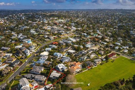 Photo of property in 7a Ellangowan Road, Waiake, Auckland, 0630