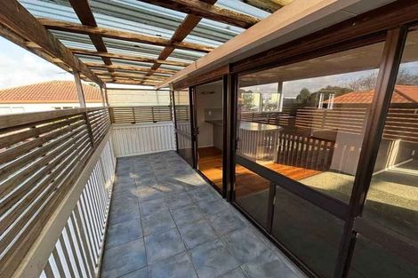 Photo of property in 1/56 Roberts Road, Glenfield, Auckland, 0629