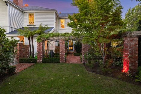 Photo of property in Chilcombe Homestead, 4 Medbury Terrace, Fendalton, Christchurch, 8041