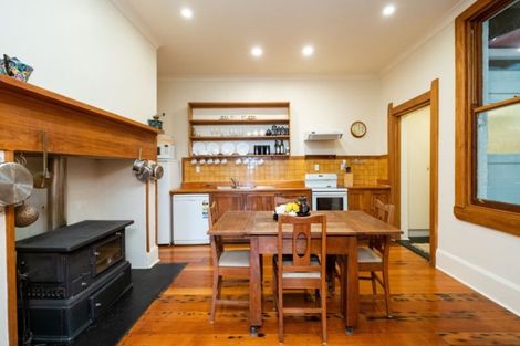 Photo of property in 5 Seaview Terrace, Bluff Hill, Napier, 4110