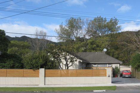 Photo of property in 76 Waddington Drive, Naenae, Lower Hutt, 5011