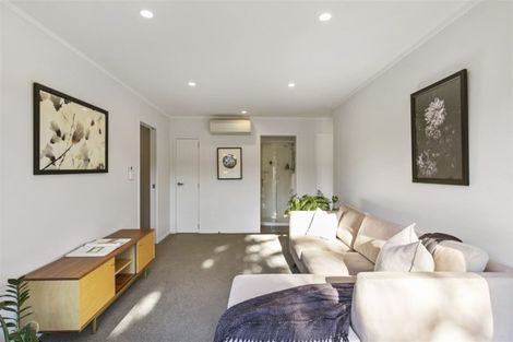 Photo of property in 2/58 James Street, Bayview, Auckland, 0629