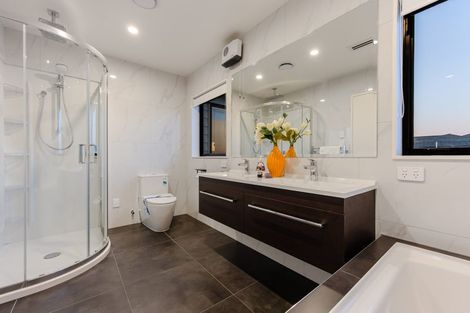 Photo of property in 39 Davey Crescent, Orewa, 0931