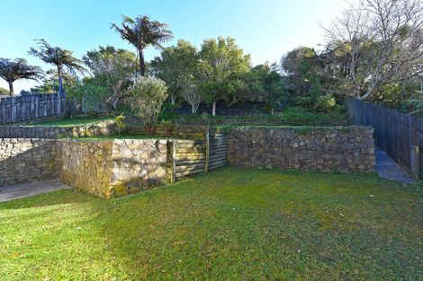 Photo of property in 23 Cheltenham Terrace, Newlands, Wellington, 6037