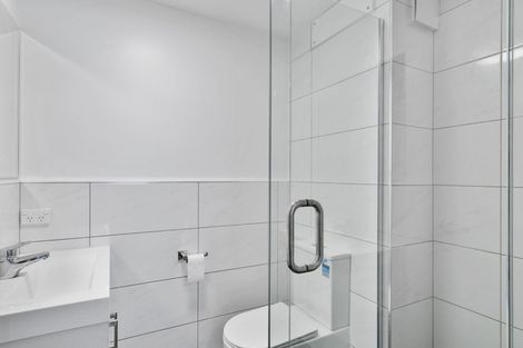 Photo of property in 1/4045f Great North Road, Glen Eden, Auckland, 0602