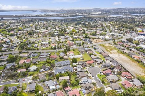 Photo of property in 14 Edgewood Way, Henderson, Auckland, 0612