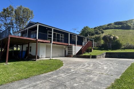 Photo of property in 38 Buller Street, Picton, 7220