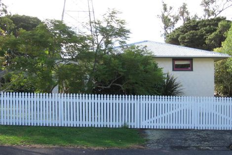 Photo of property in 78 Glen Marine Parade, Glendene, Auckland, 0602