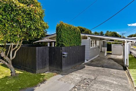 Photo of property in 7 Porter Avenue, Te Atatu South, Auckland, 0610