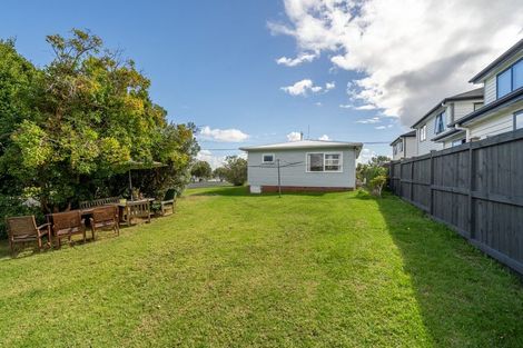 Photo of property in 106 Eversleigh Road, Belmont, Auckland, 0622