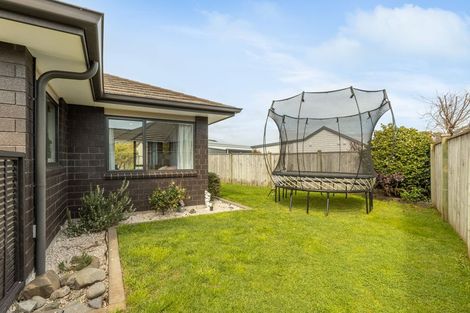 Photo of property in 18 Pearson Place, Paraparaumu, 5032