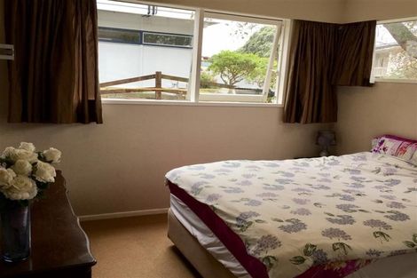 Photo of property in 15 Goddard Grove, Churton Park, Wellington, 6037