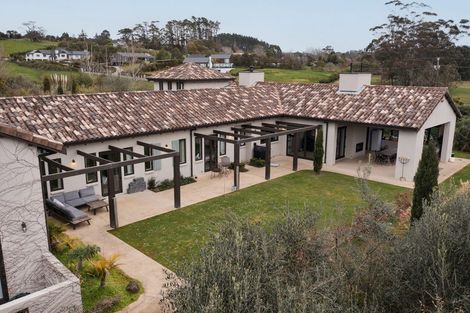 Photo of property in 18 Myra Evelyn Grove, Dairy Flat, Albany, 0792