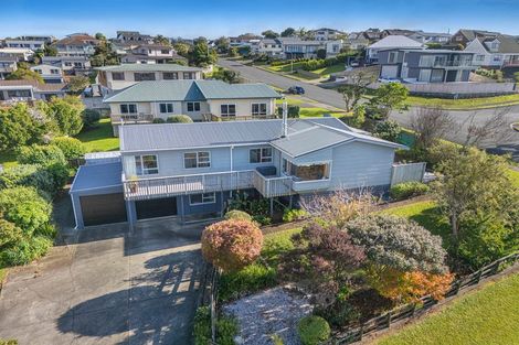 Photo of property in 1 Hinemoa Place, Snells Beach, 0920