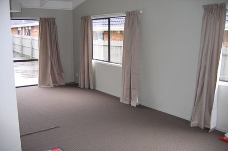 Photo of property in 2/7 Domain Road, Weymouth, Auckland, 2103