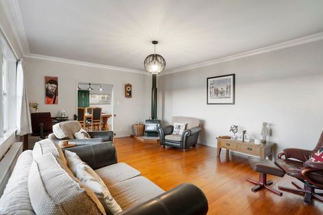 Photo of property in 44 Kiwi Esplanade, Mangere Bridge, Auckland, 2022