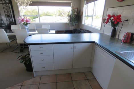 Photo of property in 17 Ngahue Crescent, Carters Beach, Westport, 7825