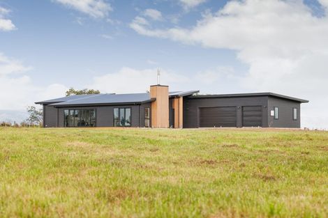 Photo of property in 1298 Taonui Road, Colyton, Feilding, 4775