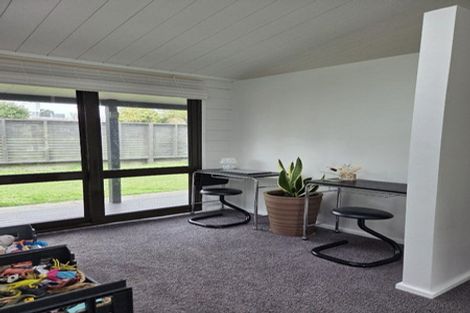 Photo of property in 73 Mcfarlane Street, Oakura, 4314