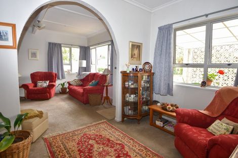 Photo of property in 1 Philip Street, Carterton, 5713