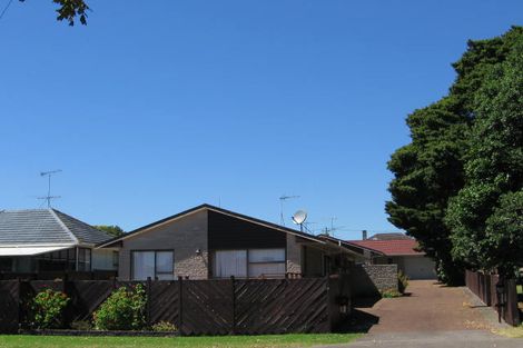 Photo of property in 1/32 Shakespeare Road, Milford, Auckland, 0620
