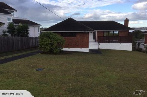 Photo of property in 105 Sylvan Avenue, Northcote, Auckland, 0627