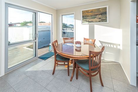 Photo of property in 140 Puriri Street, Castlecliff, Whanganui, 4501