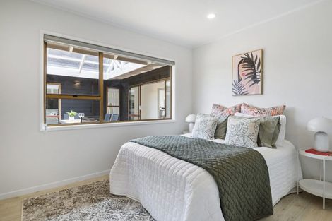 Photo of property in 86 Becroft Drive, Forrest Hill, Auckland, 0620