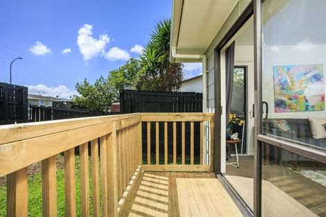 Photo of property in 2/106 Shifnal Drive, Randwick Park, Auckland, 2105